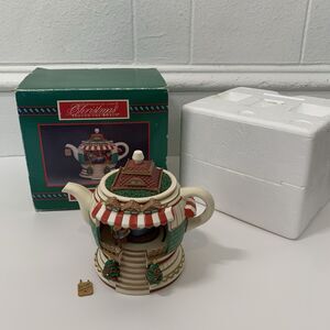 Vtg House of Lloyd Christmas Holiday Hideaway Musical Teapot 1992 Mouse House